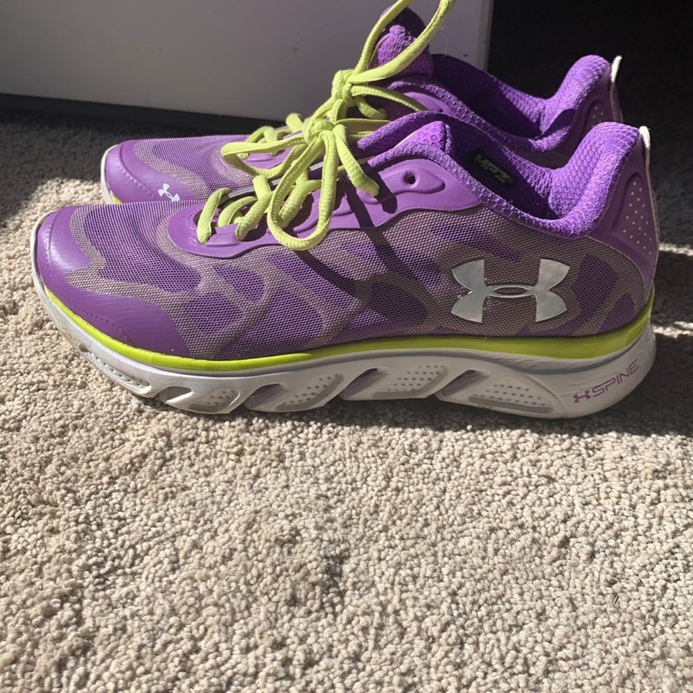 Under Armour Spine sneakers Size 5Y